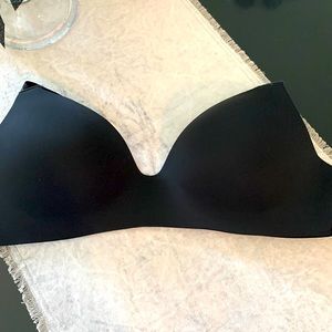 Victoria’s Secret bra wireless 36 D